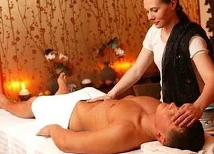 Prostaatmassage is de basis voor de behandeling van prostatitis bij mannen